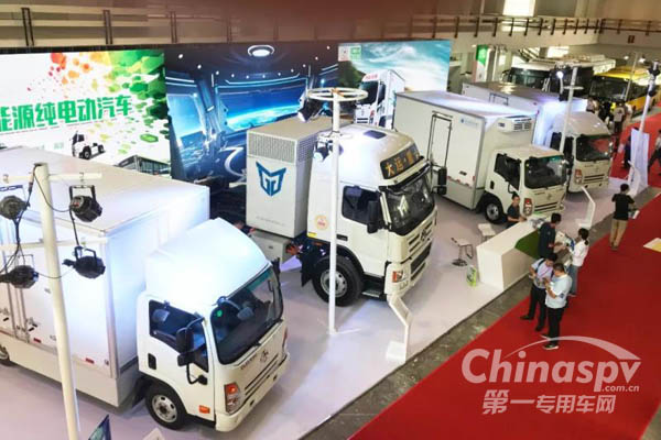 大运汽车全系纯电动产品亮相北京